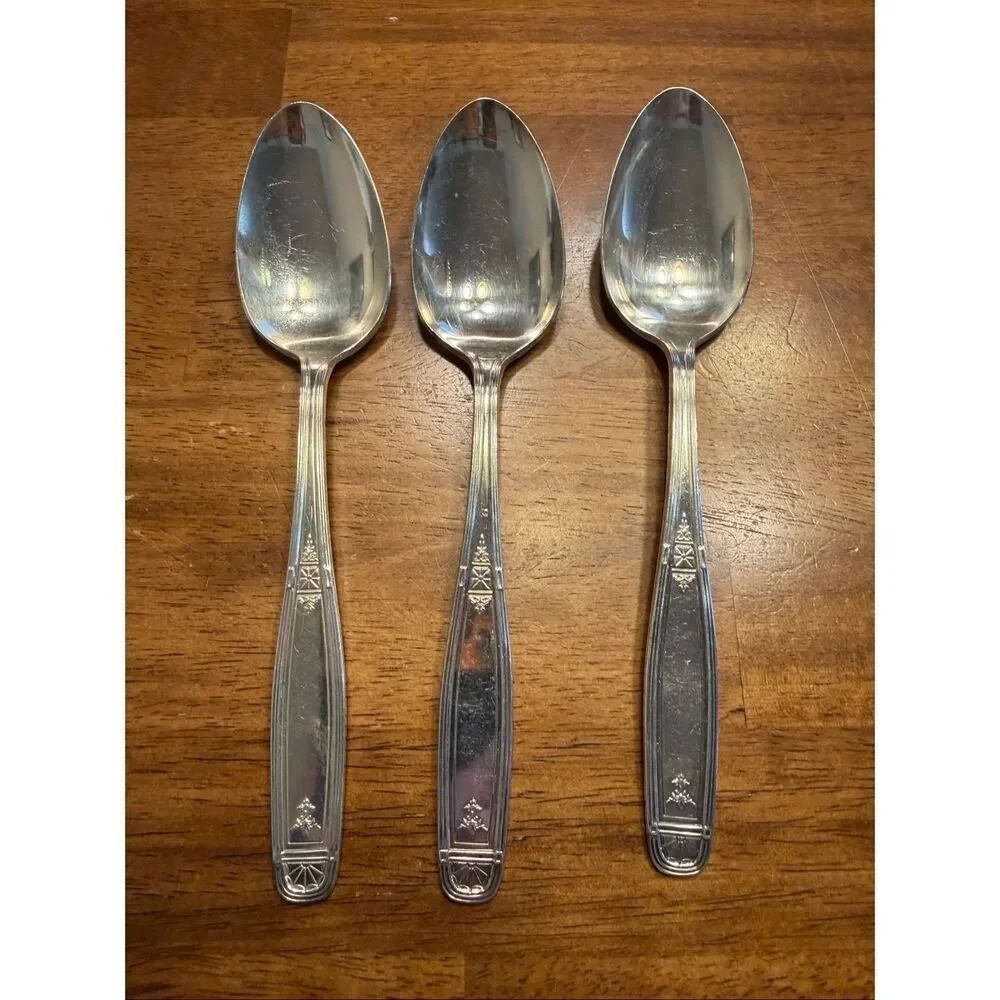 Antique Oneida Heirloom Silver Plate lot of 3 Spoons (6622)
